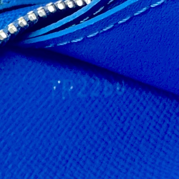 Authenticated LOUIS VUITTON Virgil Abloh Soft Trunk Necklace/Wallet - Picture 8 of 12